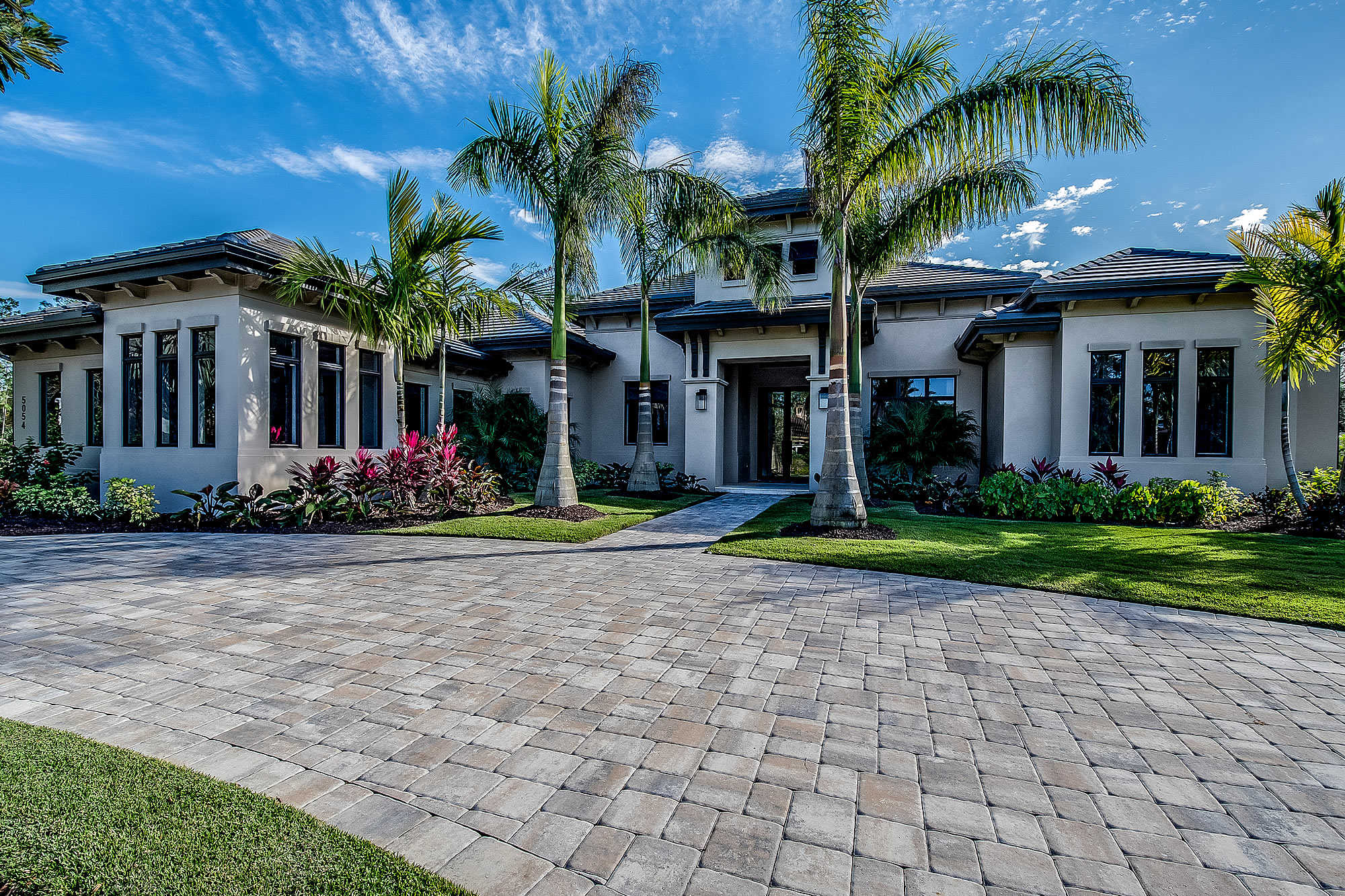 Palm Scapes | Palm County Florida Professional Property Maintenance Company