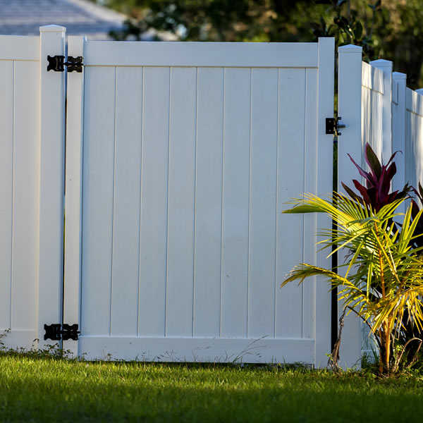 Palm Scapes | Jupiter Florida fence installation